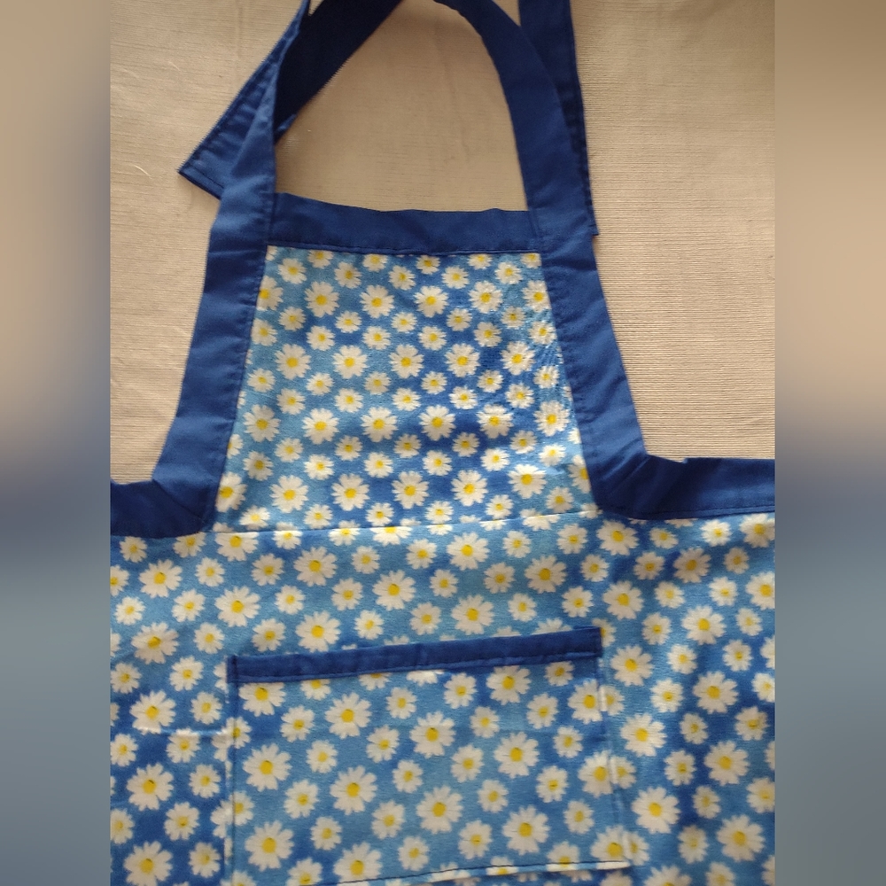 Girls apron new handmade size 2 up - Picture 2 of 5